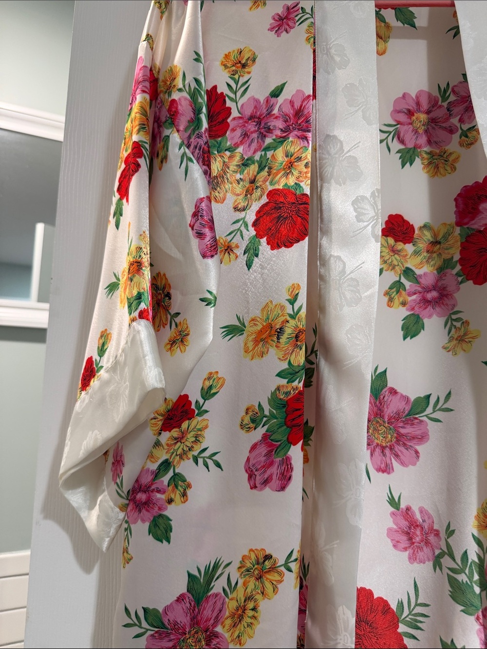 Victoria's Secret Gold Label- Cream Floral Satin Kimono - Picture 3 of 15
